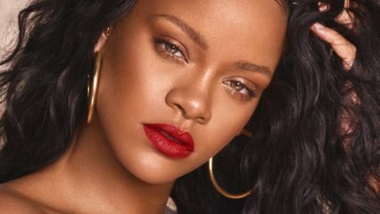 Rihanna natiahla pomocnú ruku k svojmu otcovi, ktorý bol chytený v koronavíruse