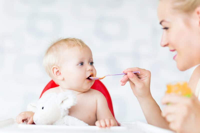 Ako pripraviť polievku, ktorá priberá na bábätkách? Výživný a uspokojivý recept na polievku pre batoľatá