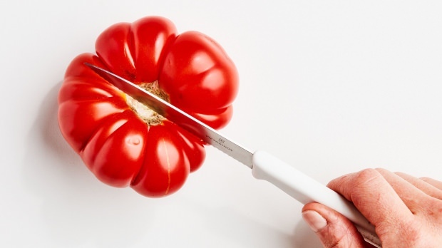 Ako šúpať paradajkovú šupku najjednoduchšou metódou