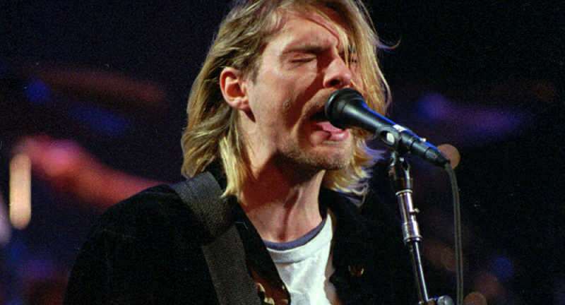 Vlasy Kurta Cobaina sa predali v aukcii