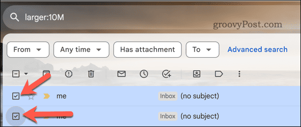 Vo výsledkoch vyhľadávania vyberte e-maily Gmail