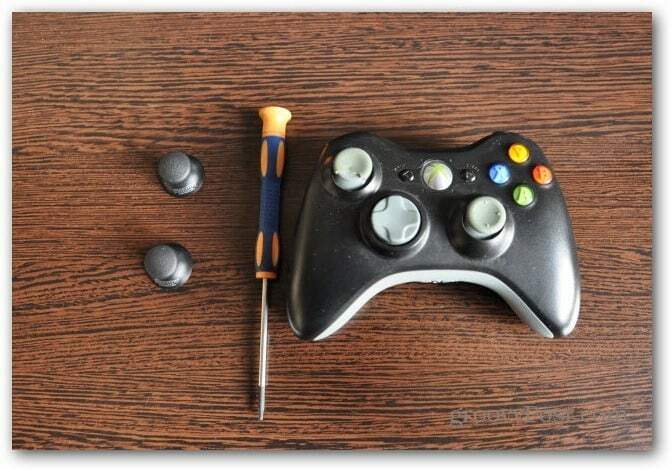 Predtým zmeňte analógové paličky ovládača Xbox 360
