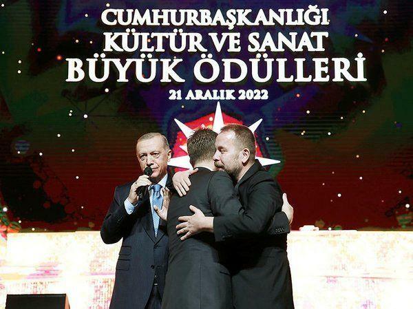 Prezident Erdogan uzmieril bratov Akkorovcov
