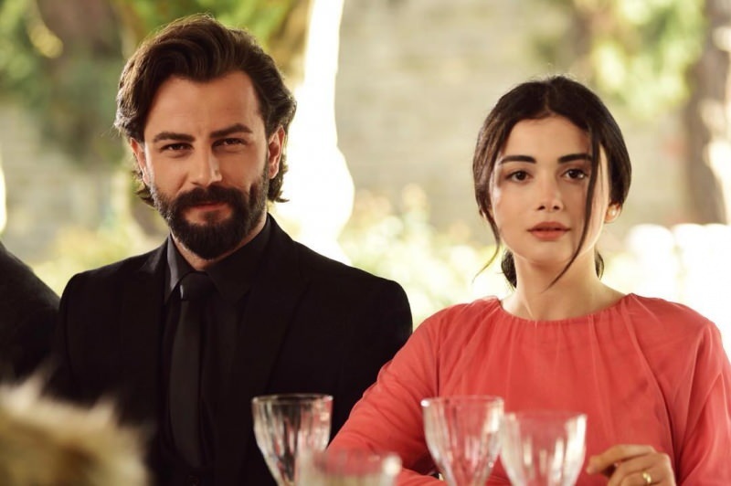 Emir z televízneho seriálu, Gökberk Demirci, sa oženil s Özge Yağız! Kto je Gökberk Demirci?