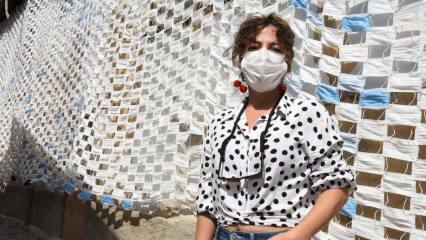 Na upozornenie na koronavírus zakryl stenu 2 000 450 maskami!