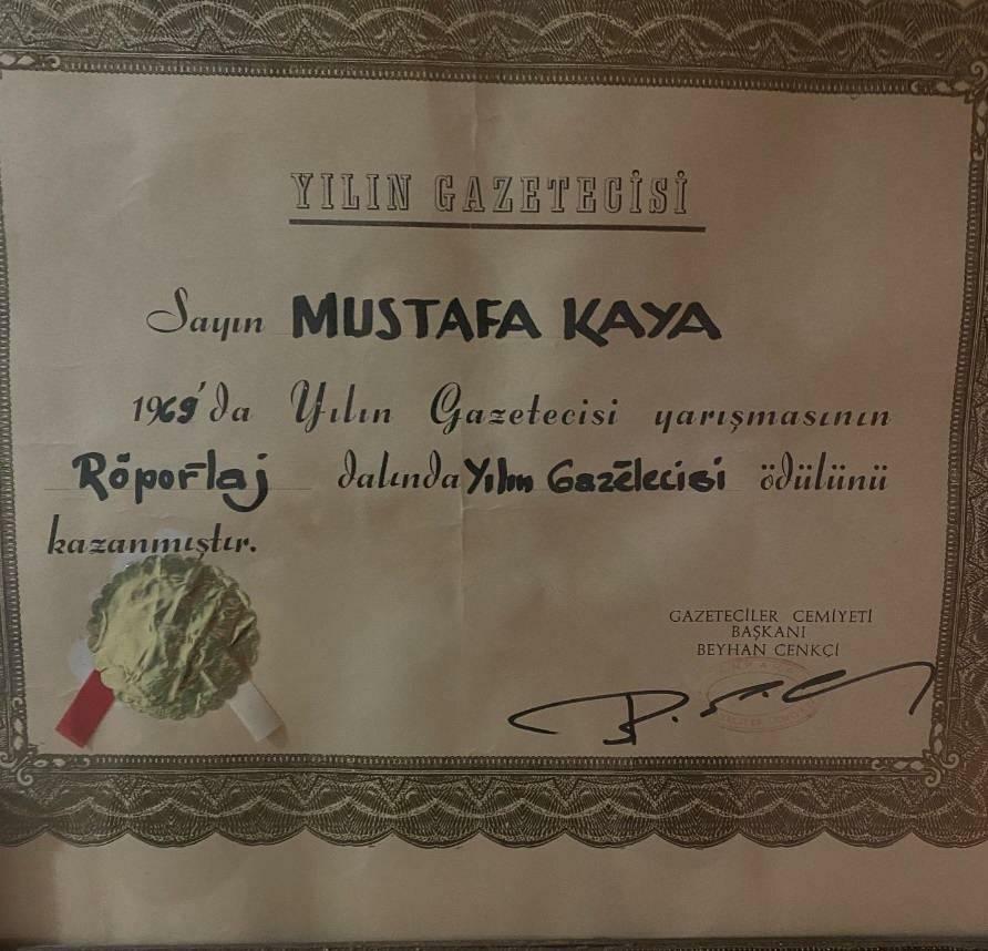 Mustafa Kaya získal v roku 1969 titul Novinár roka.