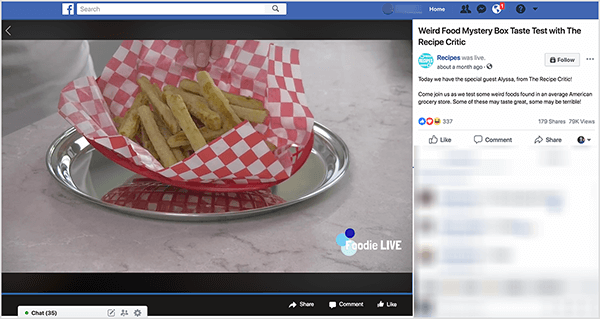 Toto je snímka obrazovky živého videa s názvom Weird Food Mystery Box Taste test s receptom Critic. Toto video sa objavilo v relácii sledovania Facebooku Recipes. Na videu sú stále vidieť zelenkavé hranolky v červenom plastovom koši, ktorý je lemovaný červeno-bielym papierom. Tento kôš je na okrúhlom striebornom podnose, ktorý sedí na doske zo svetlošedého mramoru. Vľavo dole je text „Foodie Live“. Napravo od videa je stále bočný panel s názvom videa, značkou a textom z videopostupu: „Dnes máme špeciálneho hosťa, Alyssu, z The Recipe Critic! Pripojte sa k nám a vyskúšajte niektoré divné jedlá, ktoré nájdete v priemernom americkom obchode s potravinami. Niektoré z nich môžu chutiť vynikajúco, iné možno hrozne! “ Video má 337 reakcií, 179 zdieľaní a 79 000 zobrazení. Rachel Farnsworth pravidelne vysiela naživo vo svojej šou na Facebooku.