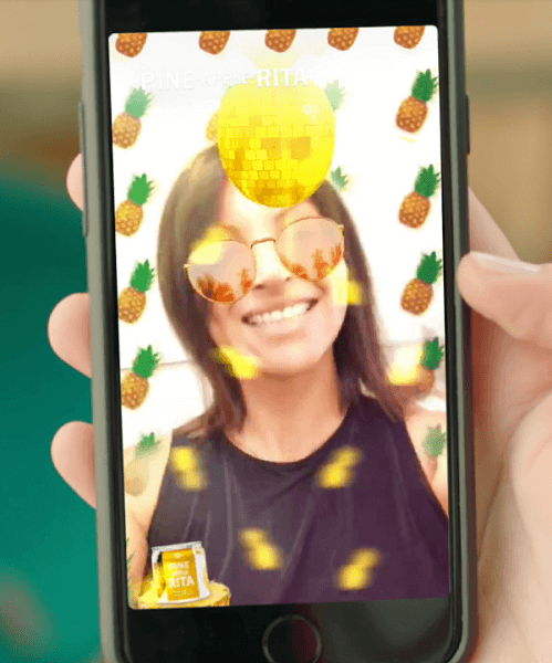Inzerenti teraz môžu prevádzkovať a spravovať svoje vlastné reklamné kampane na platforme AR spolu so Snap Ads, Story Ads a Filters priamo z samoobslužného nástroja Snapchat.