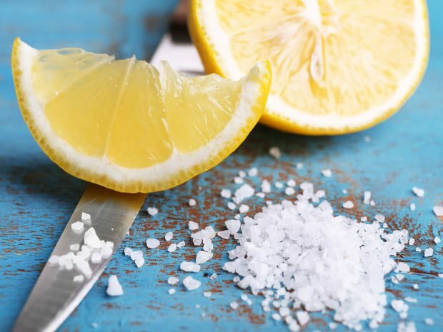 Oslabuje mätu citrónovou soľou?