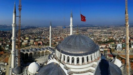 Boli položené koberce mešity Çamlıca