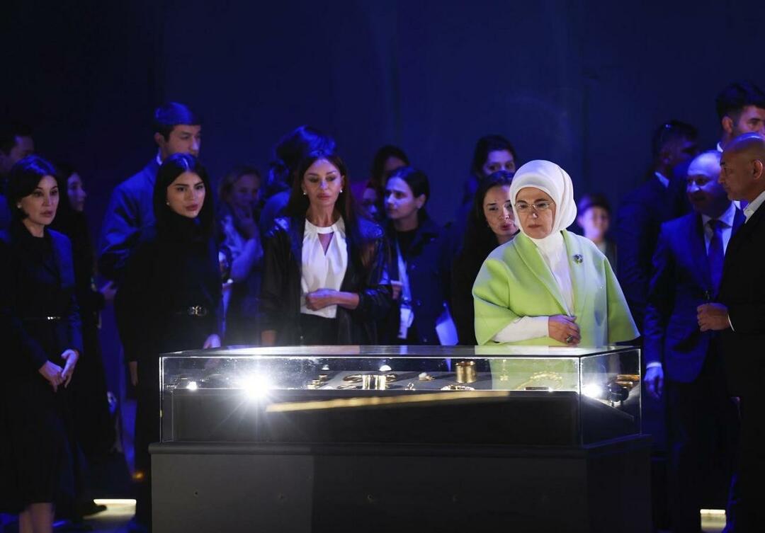 Emine Erdoğan sa stretla s manželkami lídrov