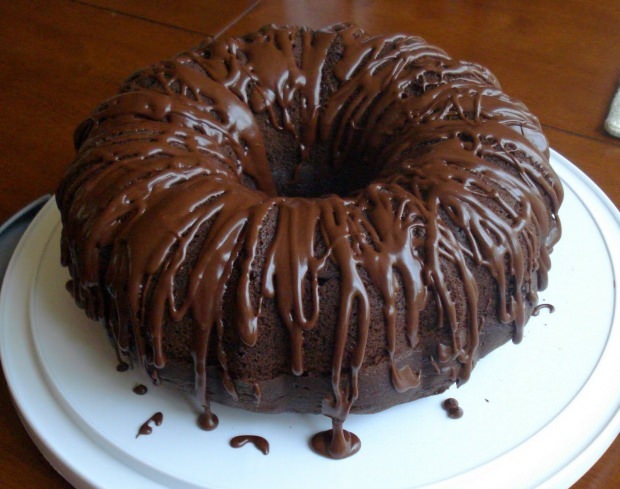 Najjednoduchší recept na čokoládový koláč! Ako urobiť čokoládový koláč? Čokoládový koláč s menšou polevou