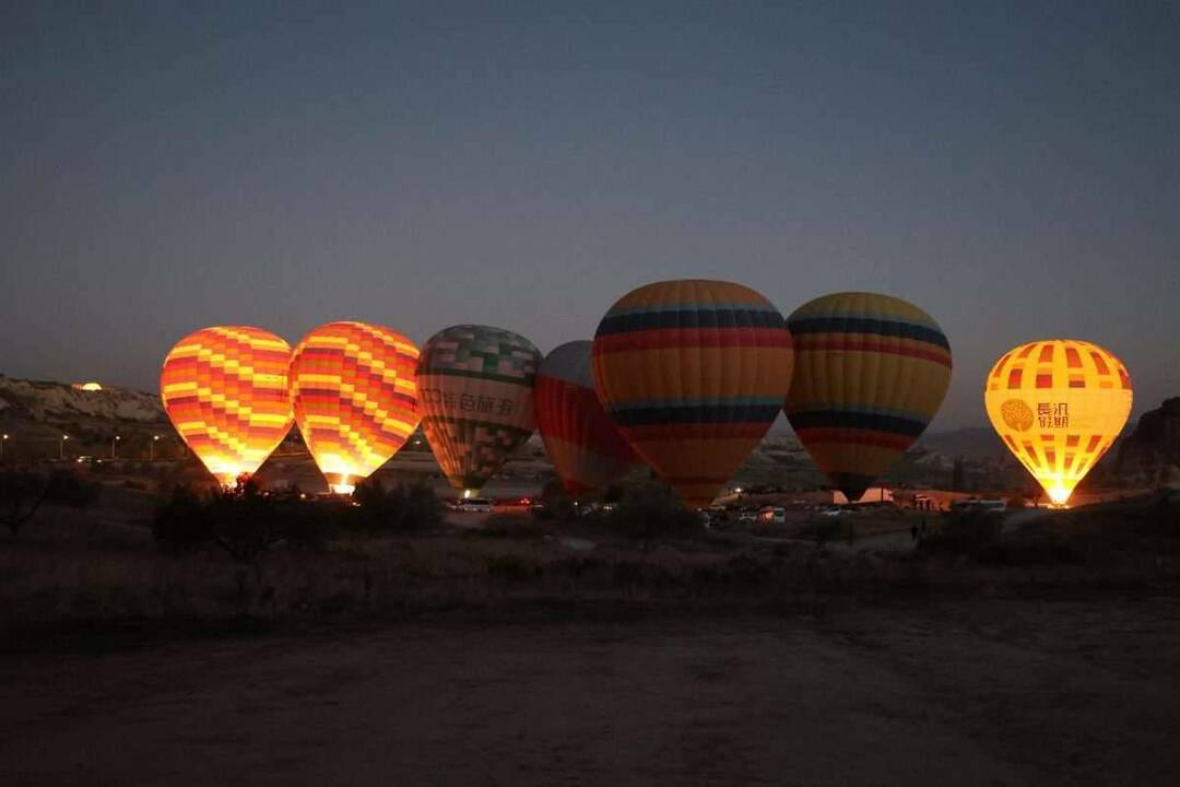 Kappadokiu sledovalo z neba 550 tisíc turistov