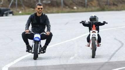Kenan Sofuoğlu dostal svojho 3-ročného syna na bicykel sám! Prinášalo to srdce do úst