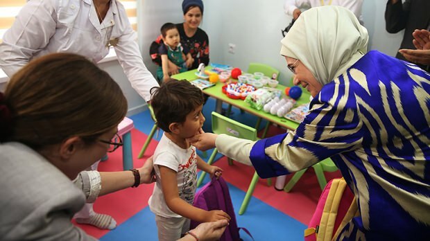 Prvá dáma Erdoğan otvára Centrum zdravotného postihnutia a rehabilitácie