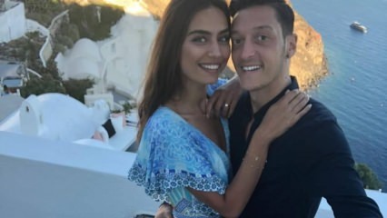 Mesut Özil a Amine Gülşe sú zasnúbení
