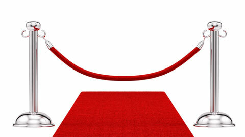 shutterstock 103168676 obrázok červeného koberca a zamatového lana