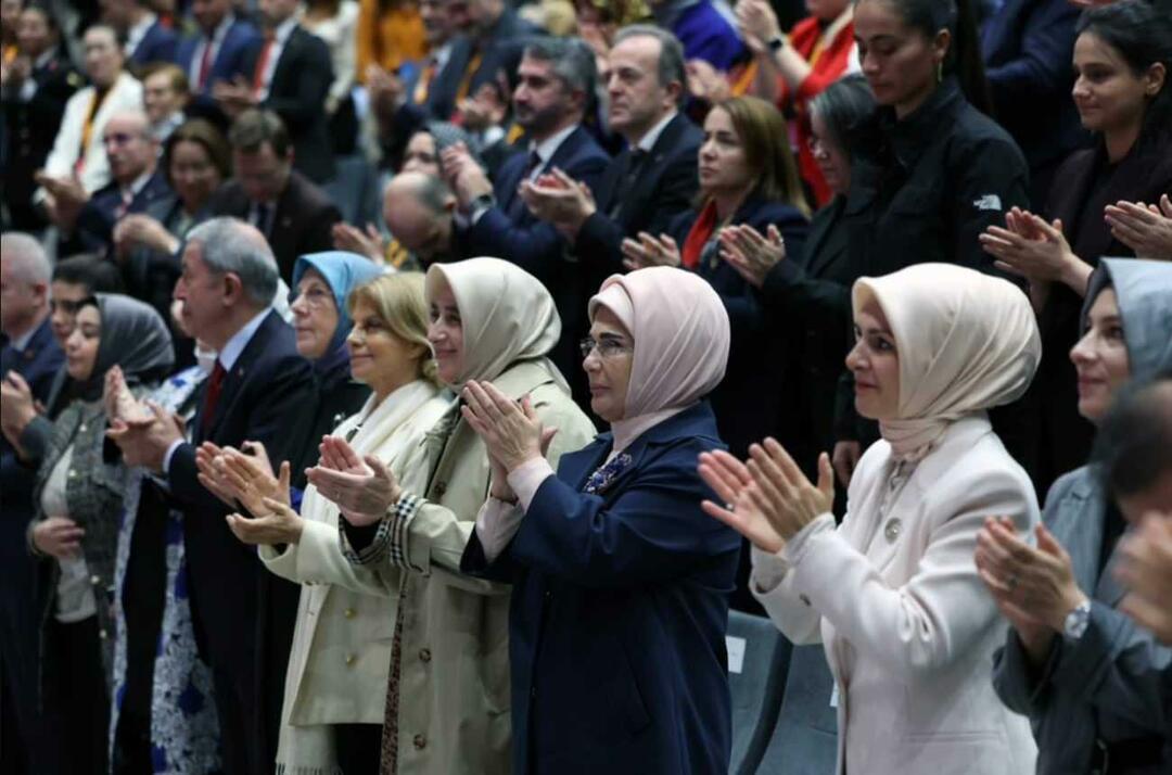 Osobitné posolstvo prvej dámy Erdoğanovej k Medzinárodnému dňu za odstránenie násilia páchaného na ženách!