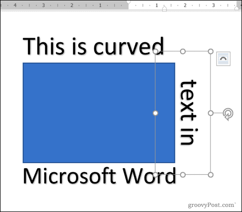 Pridanie textu WordArt okolo štvorcového tvaru v programe Word