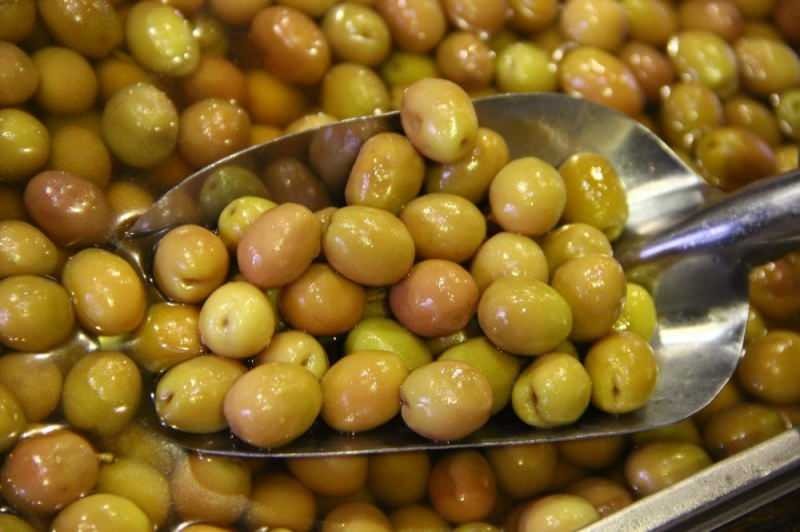 Mali by sa konzumovať menej slané zelené olivy namiesto solených zelených olív