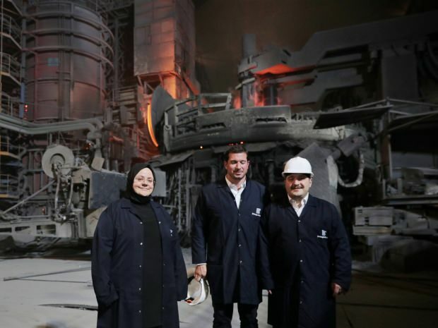 Minister Zehra Zümrüt Selçuk a Mustafa Varank urobili s robotníkmi sahur